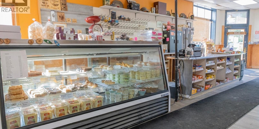 221 5TH AVENUE Stewart Photo 4 221 5TH AVENUE Stewart Photo 4